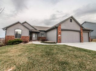 717 Loma Ridge Cir, Manhattan, KS 66503