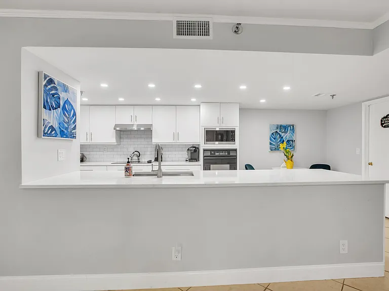 955 Egret Cir #104 — Photo 1