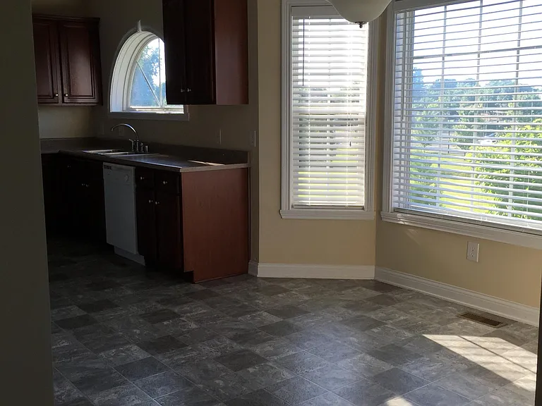605 Mannington Pl — Photo 12