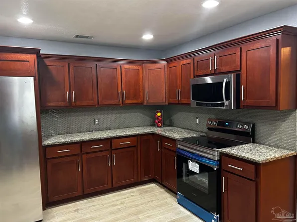 7911 Burstaff Rd, Pensacola, FL 32514