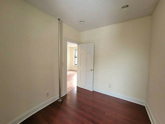 5th image of 217 E 82nd St APT 5A