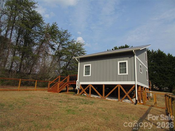 4th image of 104 Perennial Gardens Ln