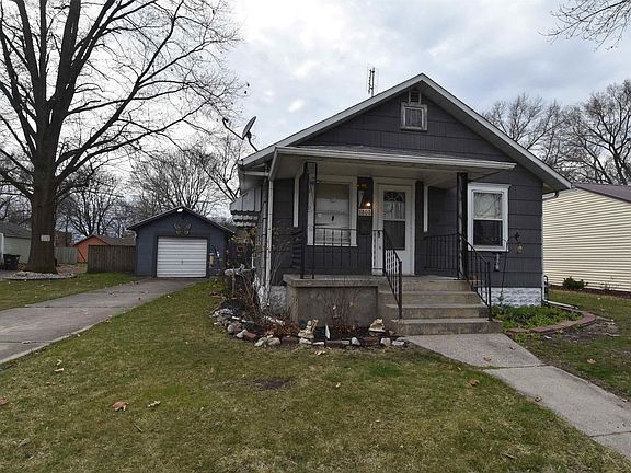 3rd image of 1305 Magnolia Ave