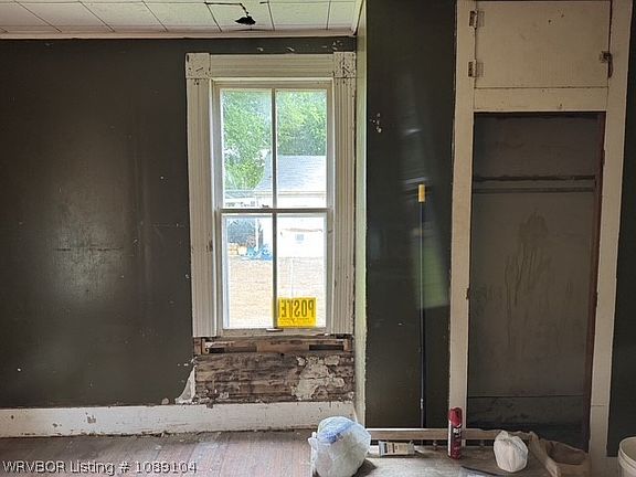 4th image of 118 S Wood St