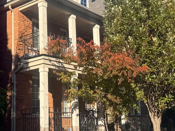 10 Aldwinckle Hts, Toronto, ON M3J 3S6