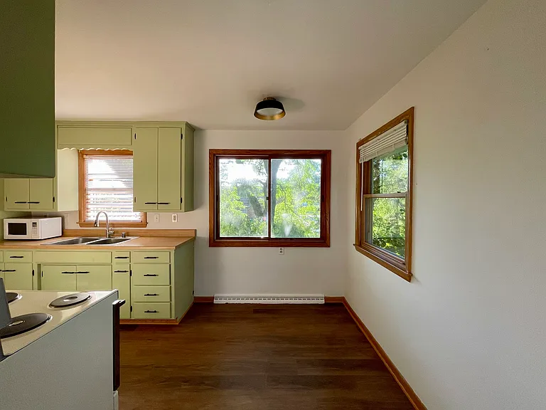 302 N Meadow Ln — Photo 12