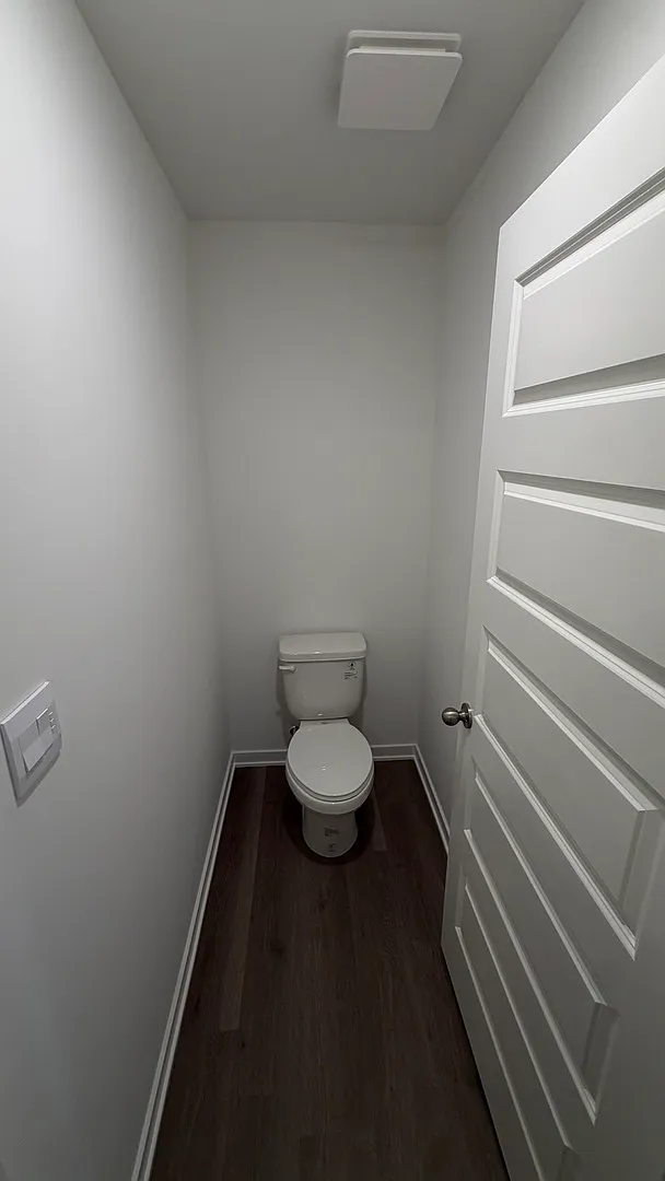 3 bed, 2.5 bath, 1561 sqft, $3,200 — Photo 4