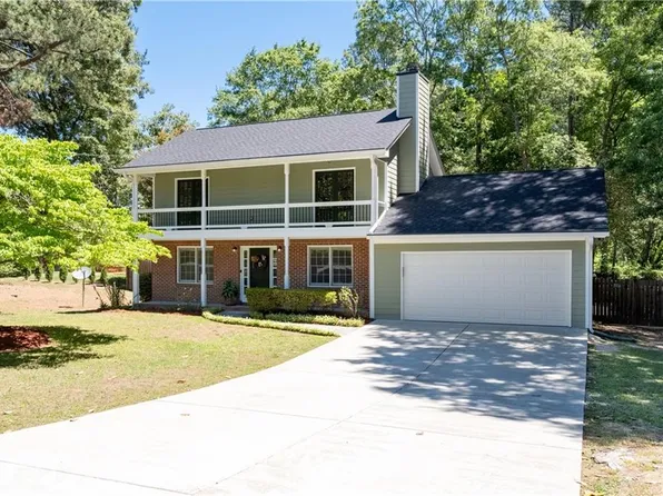 2526 Ashworth Lake Rd, Snellville, GA 30078