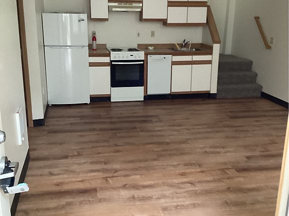2nd image of 170 N Main St