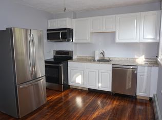 8 Middlefield St, Manchester, CT 06040