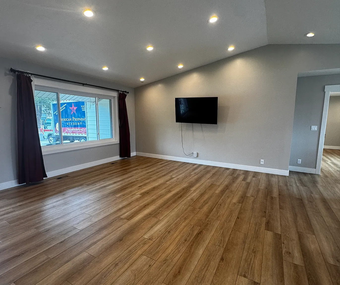 5 bed, 2674 sqft, $3,150 — Photo 3