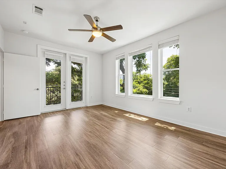 1900 Barton Springs Rd #4041 — Photo 13