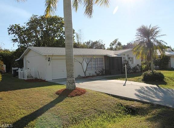 3rd image of 884 Lake McGregor Dr