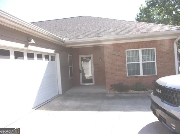 1604 Commonwealth Cir, Newnan, GA 30263