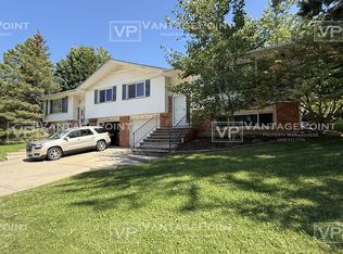 635 Alpine Dr, Green Bay, WI 54302