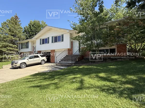635 Alpine Dr, Green Bay, WI 54302