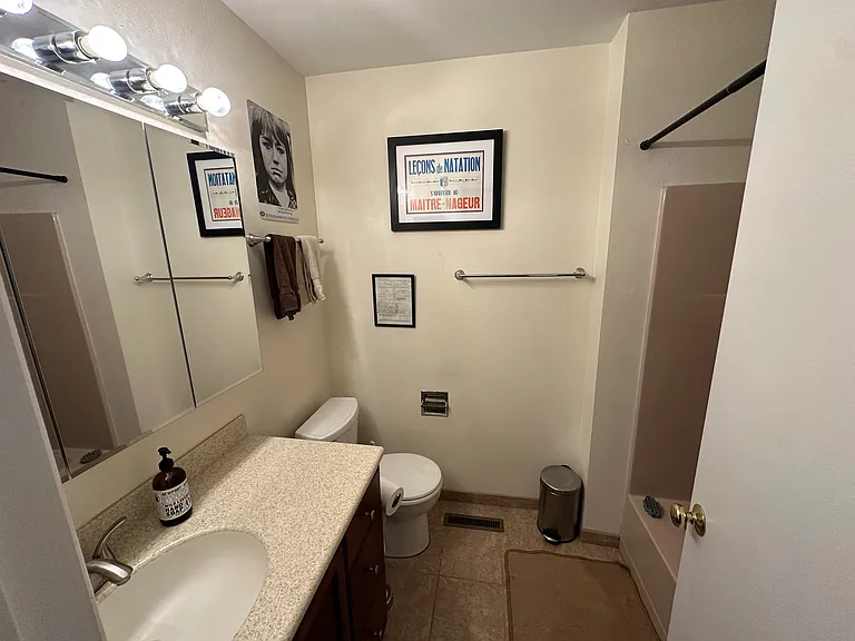 Guest bathroom with tub