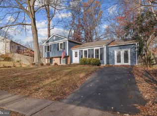 1524 Sadlers Wells Dr, Herndon, VA 20170