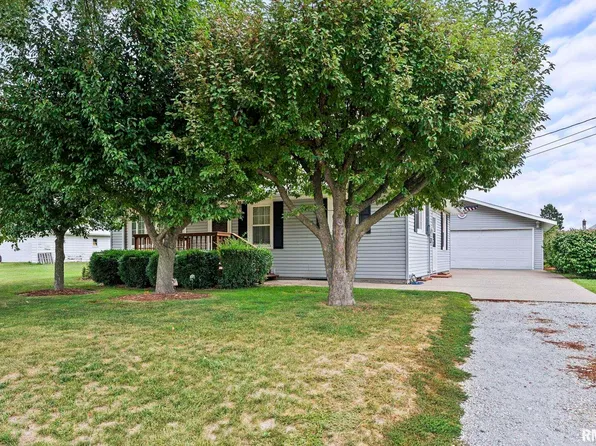 208 SE 7th Ave, Aledo, IL 61231