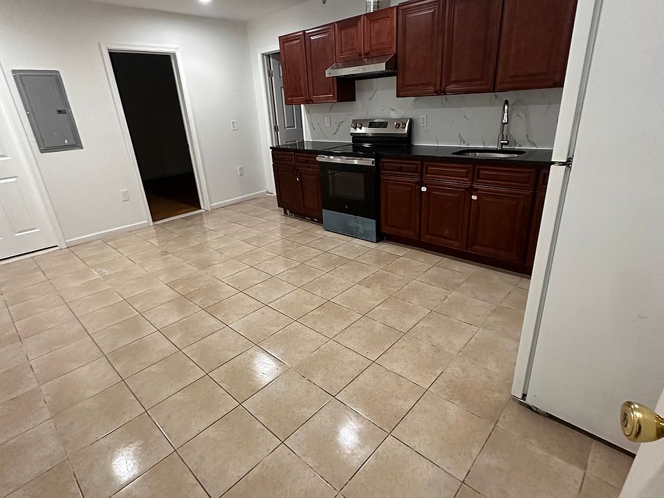 1st image of 2101 Tyson Ave #3.1
