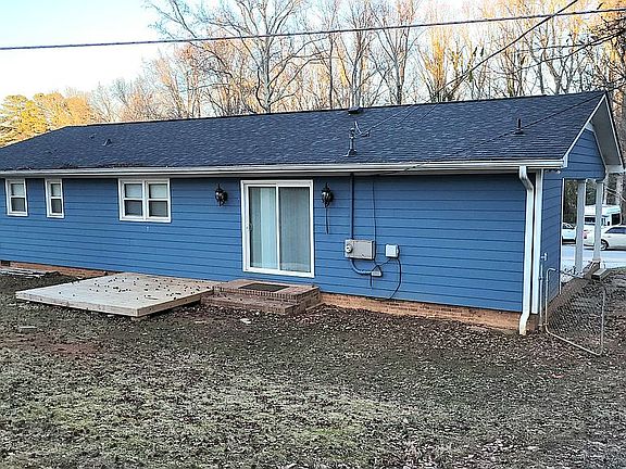 3rd image of 108 Oak Park Dr