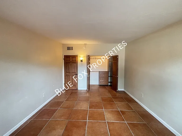 729 N Alamo Ave — Photo 16
