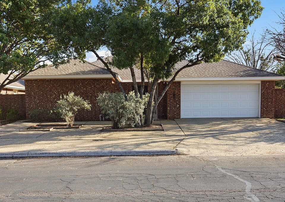 1st image of 2527 Castleford Rd