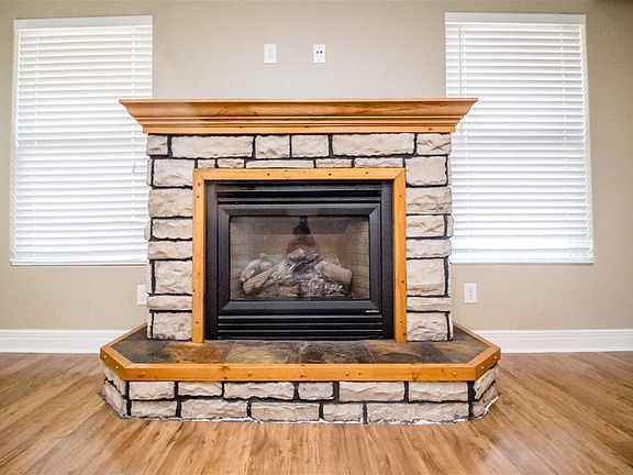 2nd image of 607 Harland Dr
