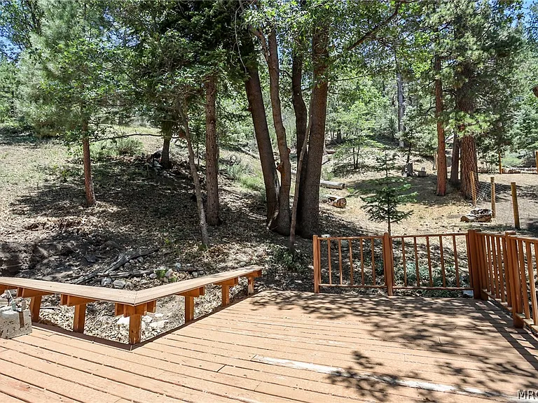 921 Menlo Dr — Photo 16