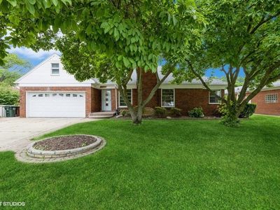 19937 E William Ct, Grosse Pointe Woods, MI, 48236