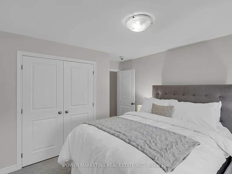 208 Alex Polowin Ave — Photo 17