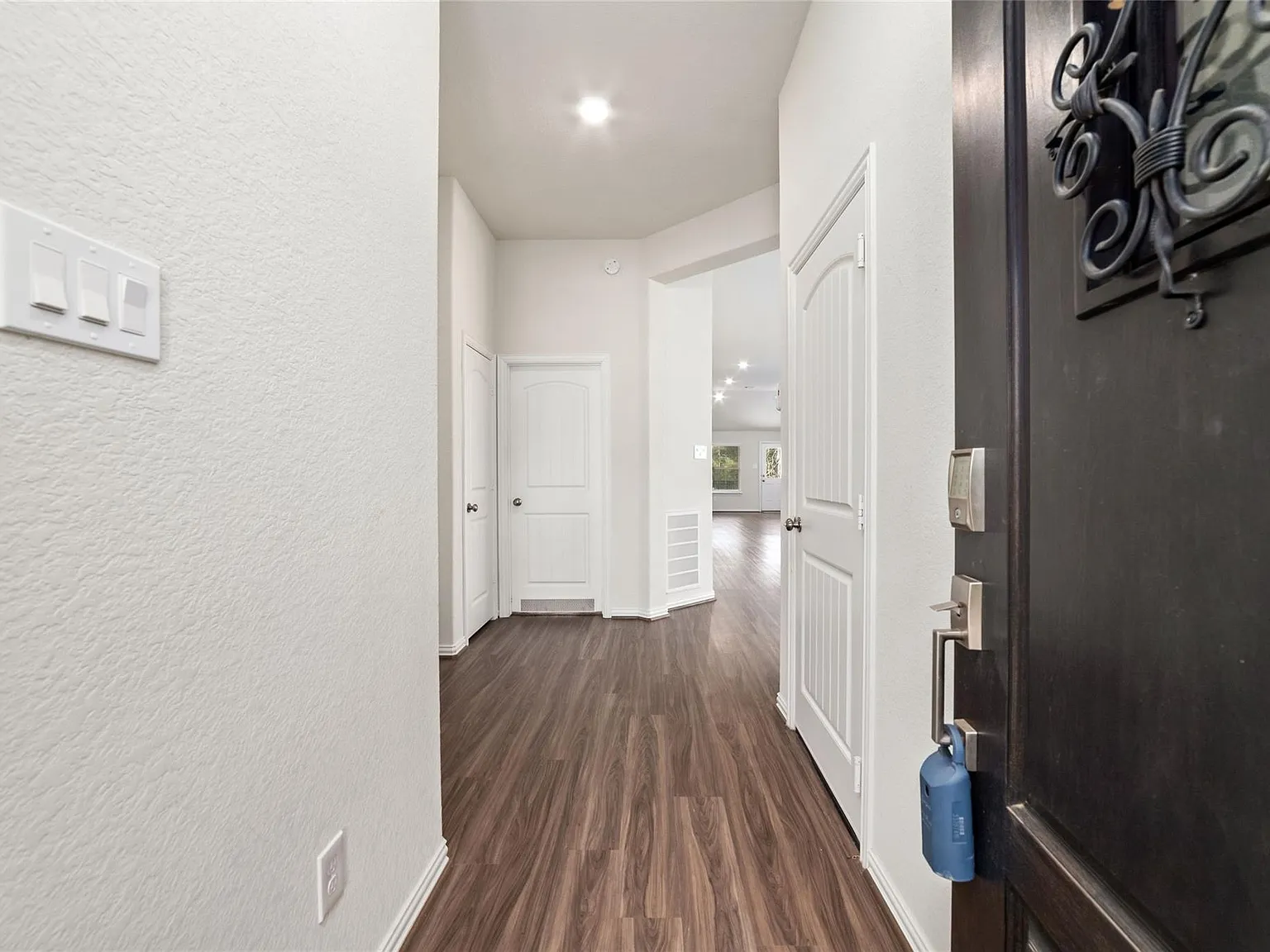 3 bed, 2.0 bath, 1796 sqft, $2,750 — Photo 3