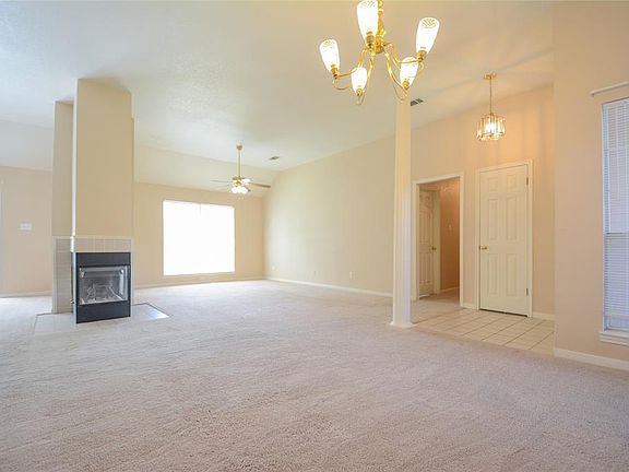 3rd image of 1806 Joan Dr