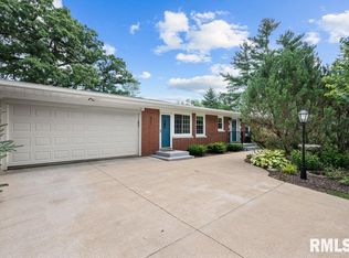 1200 Woodlawn Ave, Clinton, IA 52732