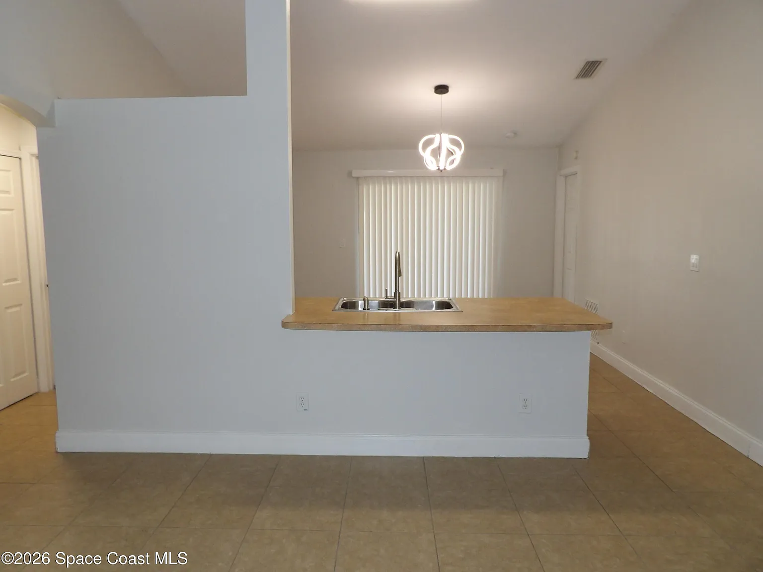 3 bed, 2.0 bath, 1257 sqft, $1,795 — Photo 2