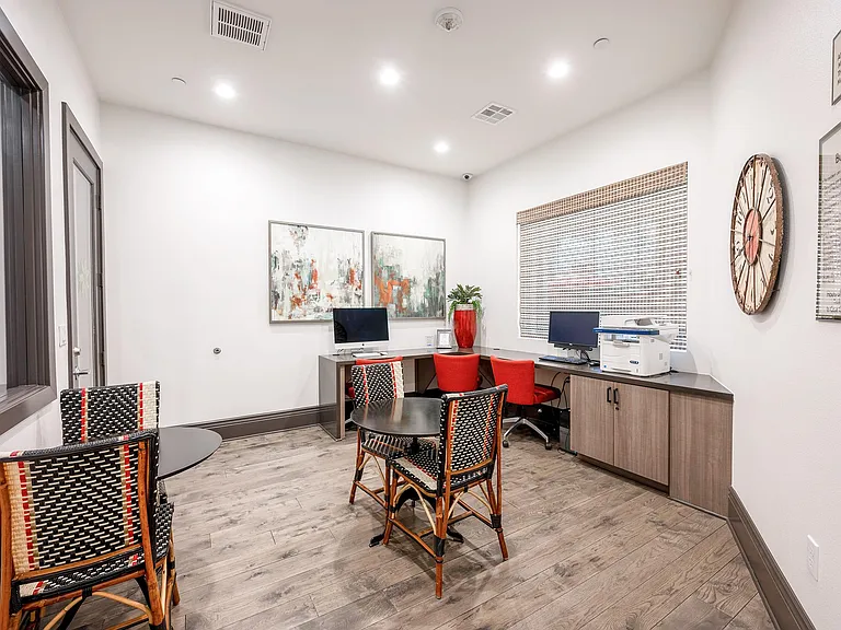 Sendero Gateway Apartment Homes — Photo 22
