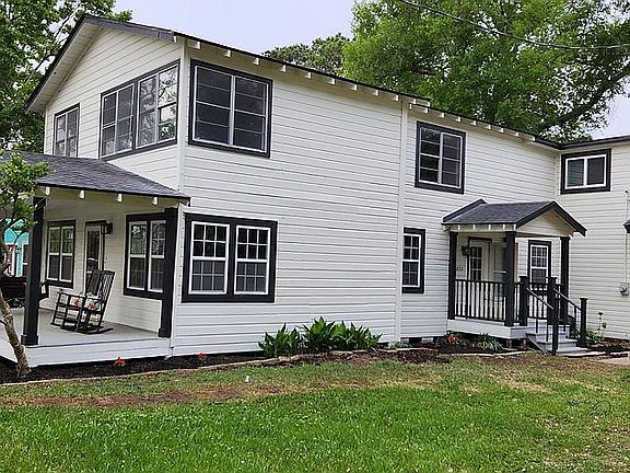 Side Facing Hawthorne Rd