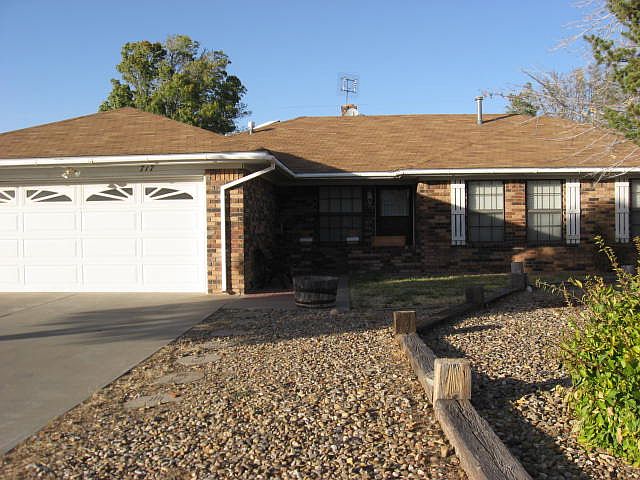1st image of 717 Escuela Ave