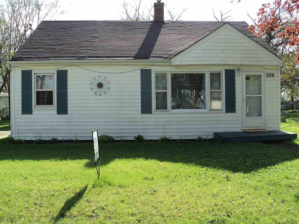 1st image of 209 Lawrence Ave