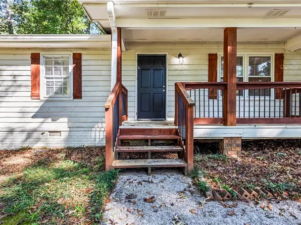 3910 Doe Run Dr, Powder Springs, GA 30127