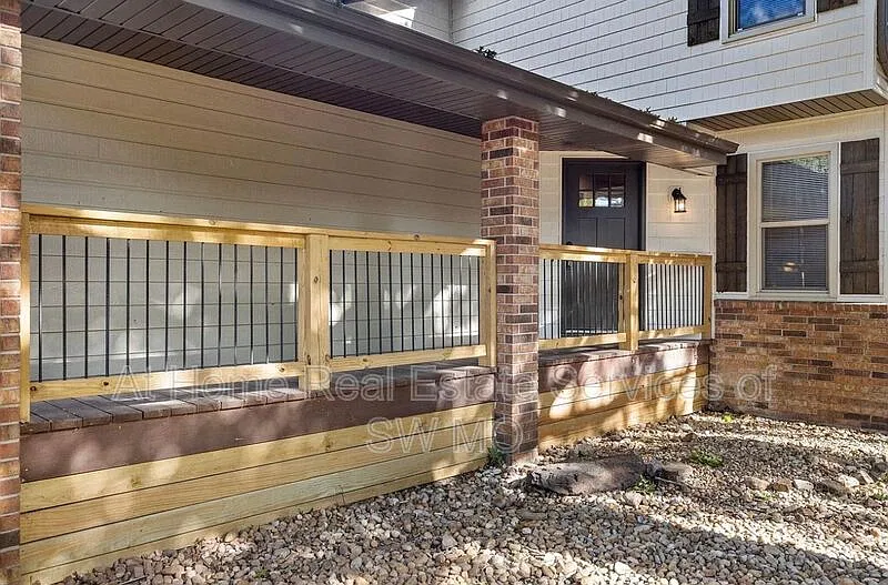 3 bed, 2.5 bath, 1700 sqft, $1,825 — Photo 3