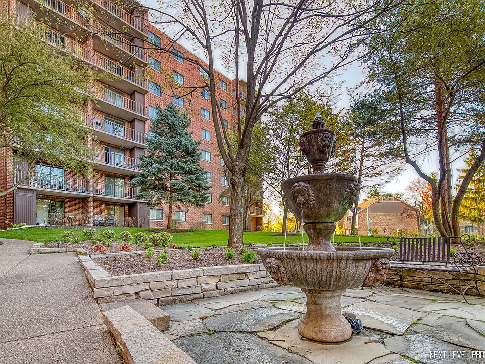 1st image of 1 Bloomingdale Pl APT 202