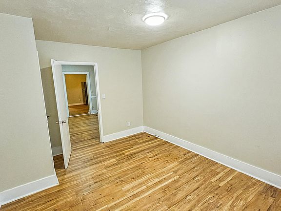3rd image of 307 S Jackson St APT A