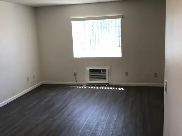 5th St, 38431 5th St E #2, Palmdale, CA 93550