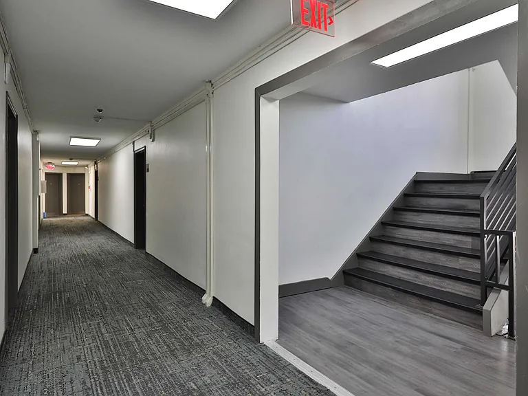 Holme Circle Apartments — Photo 10
