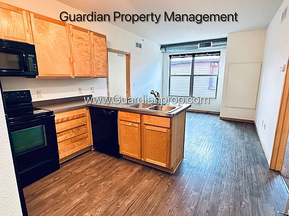 3rd image of 811 4th St SE #212