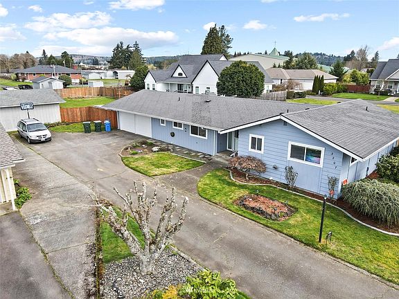 2nd image of 3207 Alberta Dr