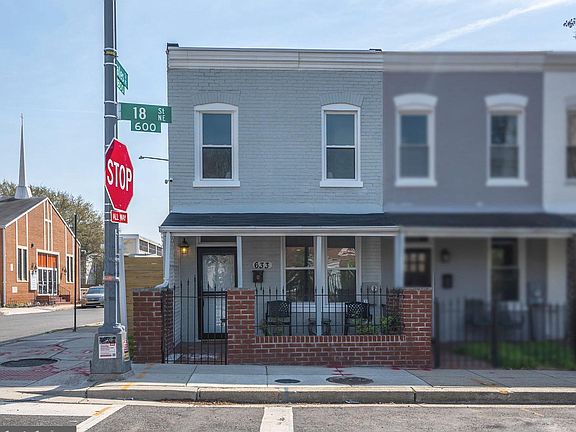 2nd image of 633 18th St NE