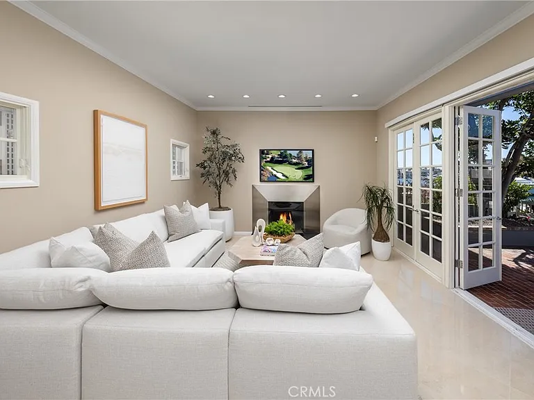 736 Harbor Island Dr — Photo 15