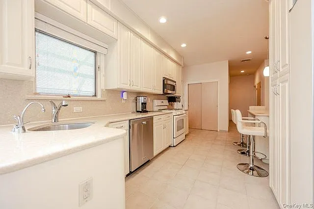 40 Cayuga Ave — Photo 7